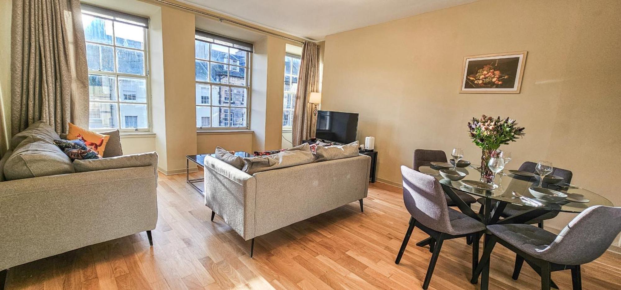 Royal Mile - Bright 2 Bedroom Apartment 爱丁堡 外观 照片