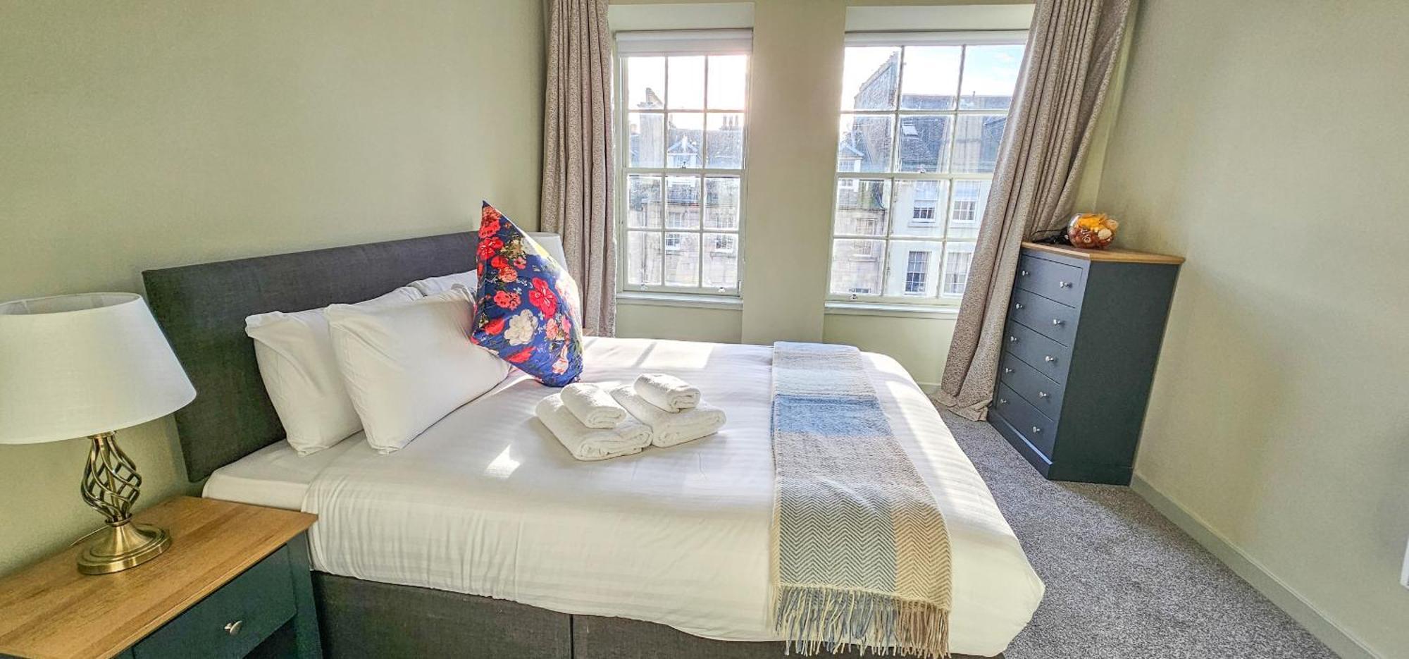Royal Mile - Bright 2 Bedroom Apartment 爱丁堡 外观 照片