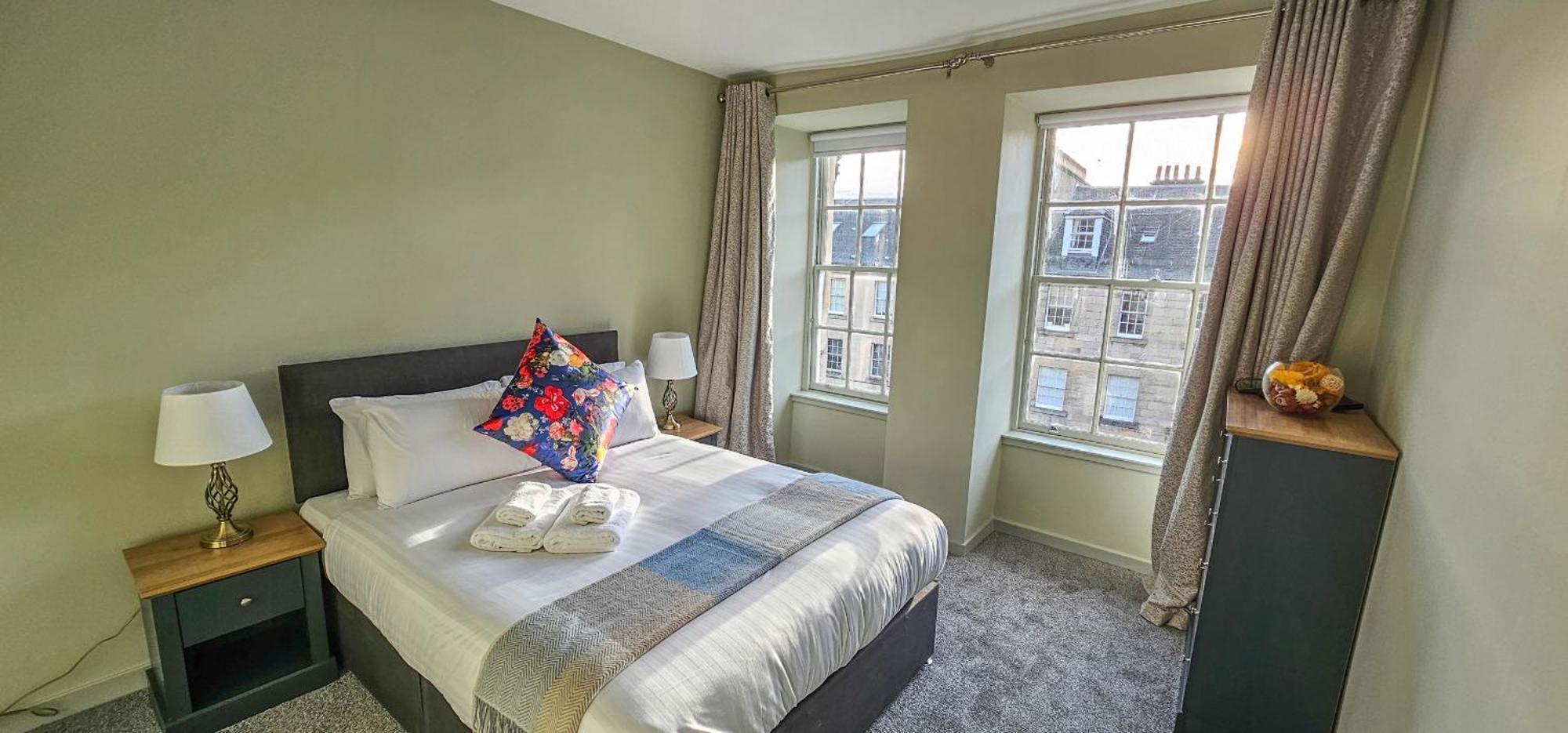 Royal Mile - Bright 2 Bedroom Apartment 爱丁堡 外观 照片